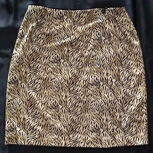 VINTAGE Worthington Animal Print Wrap Skirt - Picture 2 of 16